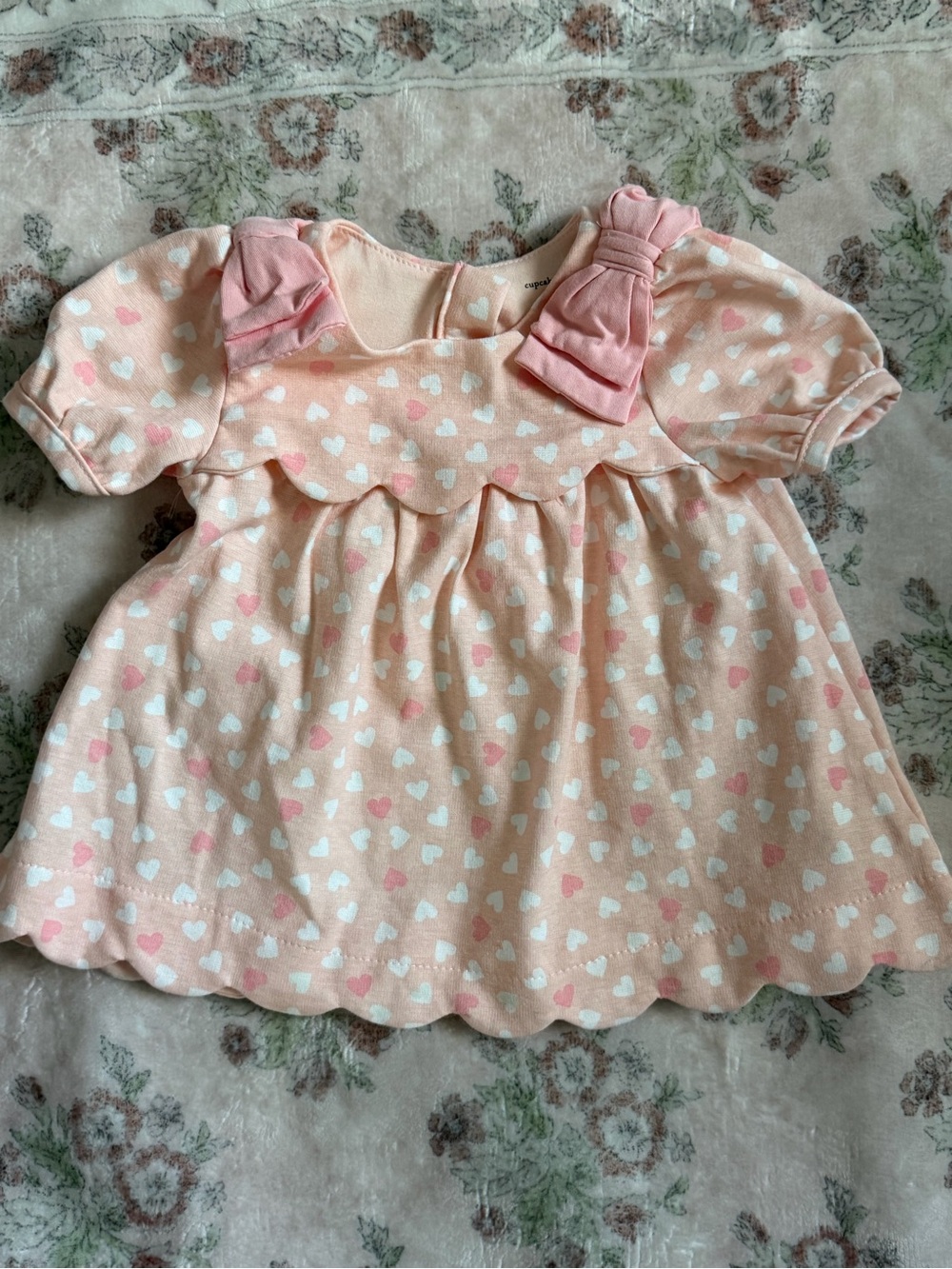 cupcakes & cashmere Peach Pink Heart-Print Scallop Dress with Shoulder Bows